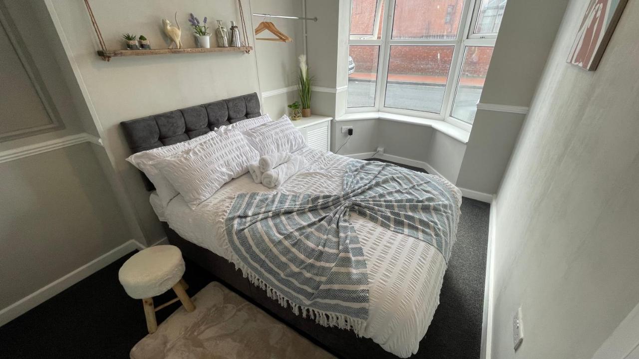 Spacious 6 Bed Home Near City & Albion Stadium Perfect For Contractors! Birmingham Extérieur photo