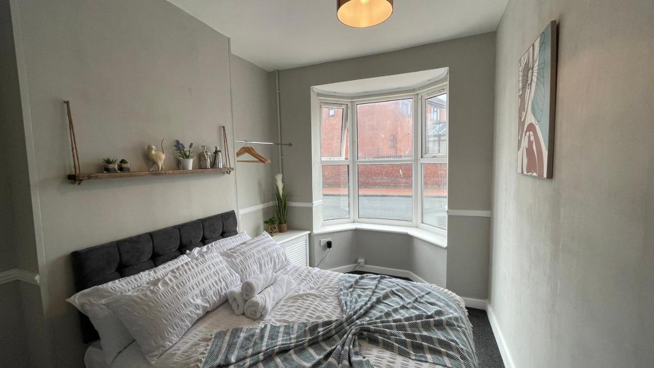 Spacious 6 Bed Home Near City & Albion Stadium Perfect For Contractors! Birmingham Extérieur photo